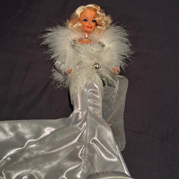 Marilyn Monroe FAO Schwarz Silver screen Barbie 1993 - Picture 2 of 5